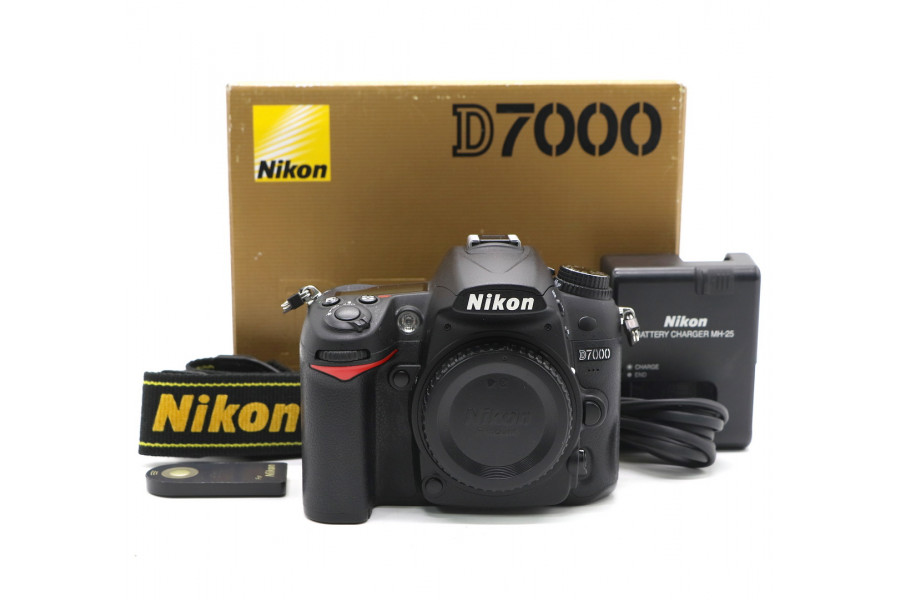 Nikon D7000 body в упаковке (пробег 6580 кадров)