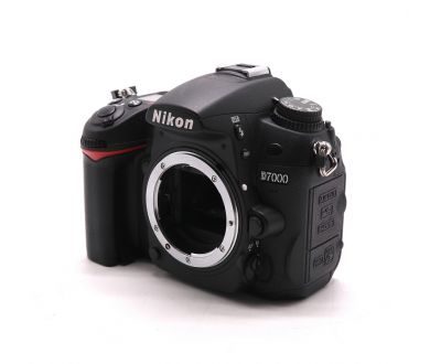 Фотокамера Nikon D7000 body (пробег 980 кадров)