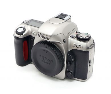 Пленочный фотоаппарат Nikon F65 body Quartz Date