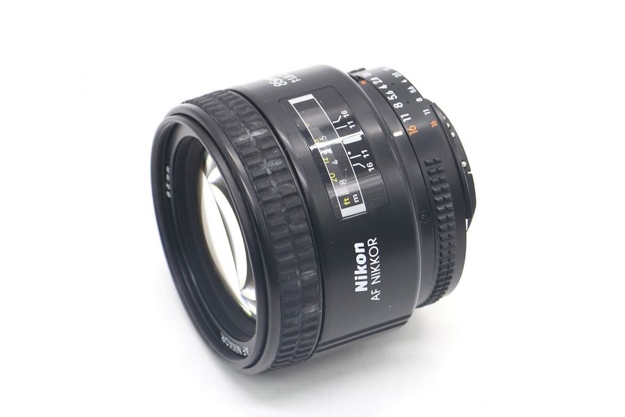 Портретный объектив Nikon 85mm f/1.8D AF Nikkor