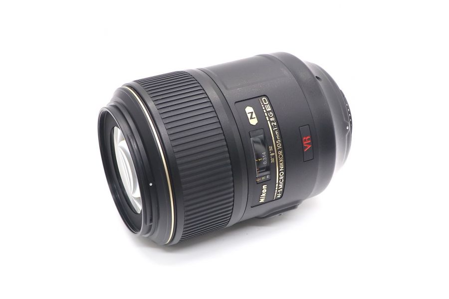 Nikon 105mm f/2.8G AF-S IF-ED VR Micro-Nikkor (Japan)