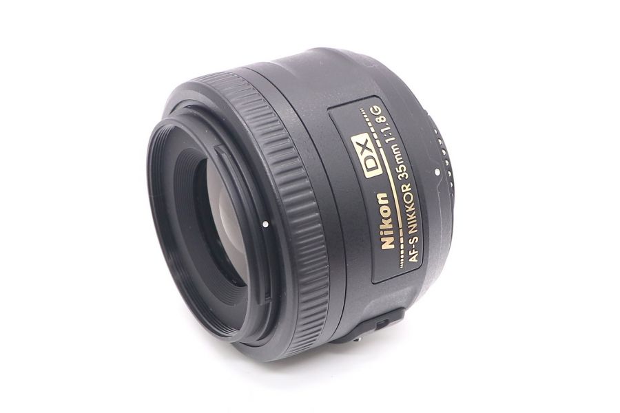 Цифровой объектив Nikon 35mm f/1.8G AF-S DX Nikkor