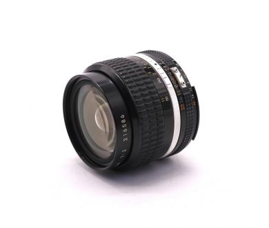 Широкоугольный объектив Nikon 24mm f/2 Nikkor