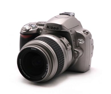 Фотокамера Nikon D40 kit (пробег 18400 кадров)
