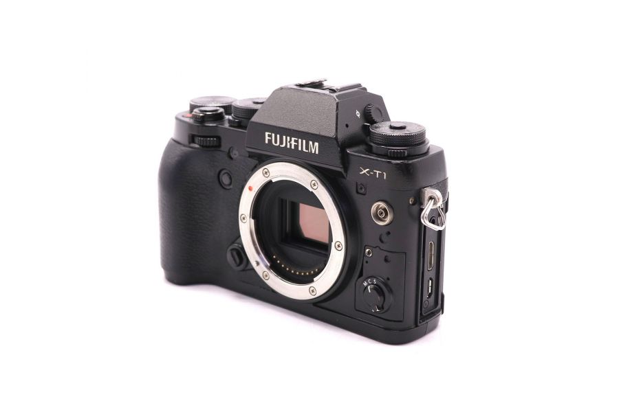 Камера Fujifilm X-T1 body (пробег 21840 кадров)