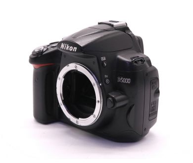 Nikon D5000 body (пробег 26600 кадров)