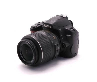 Nikon D3000 kit (пробег 16345 кадров)