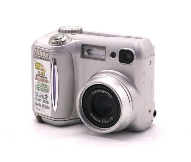 Компактная цифровая камера Nikon Coolpix 885