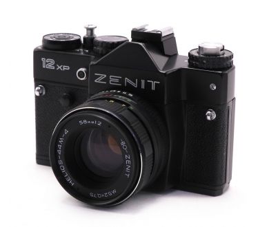 Советский пленочный фотоаппарат Зенит 12ХР kit