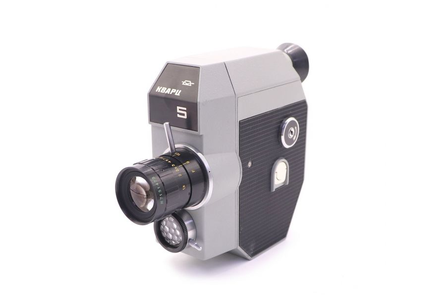 Советская кинокамера Кварц 5 комплект (СССР, 1970)