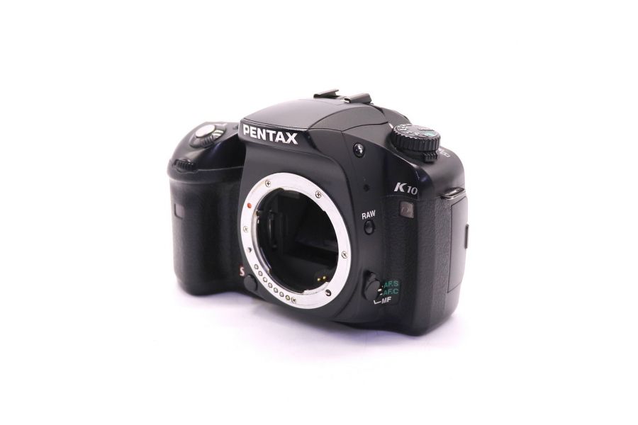 Pentax K10D body (пробег 69695 кадров)