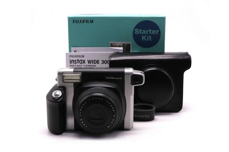 Фотоаппарат Fujifilm Instax Wide 300 в упаковке