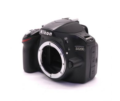 Nikon D3200 body (пробег 17760 кадров)