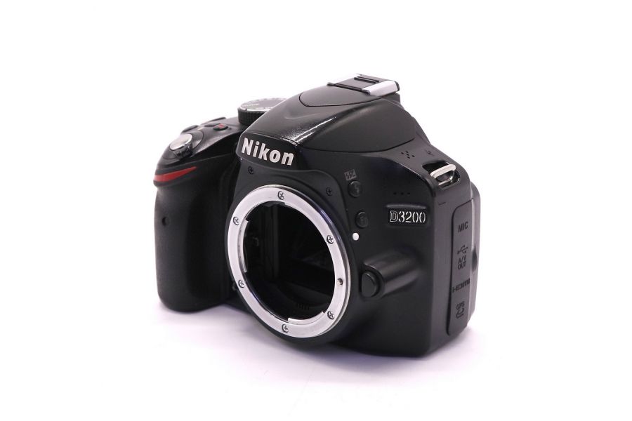 Nikon D3200 body (пробег 89000 кадров)