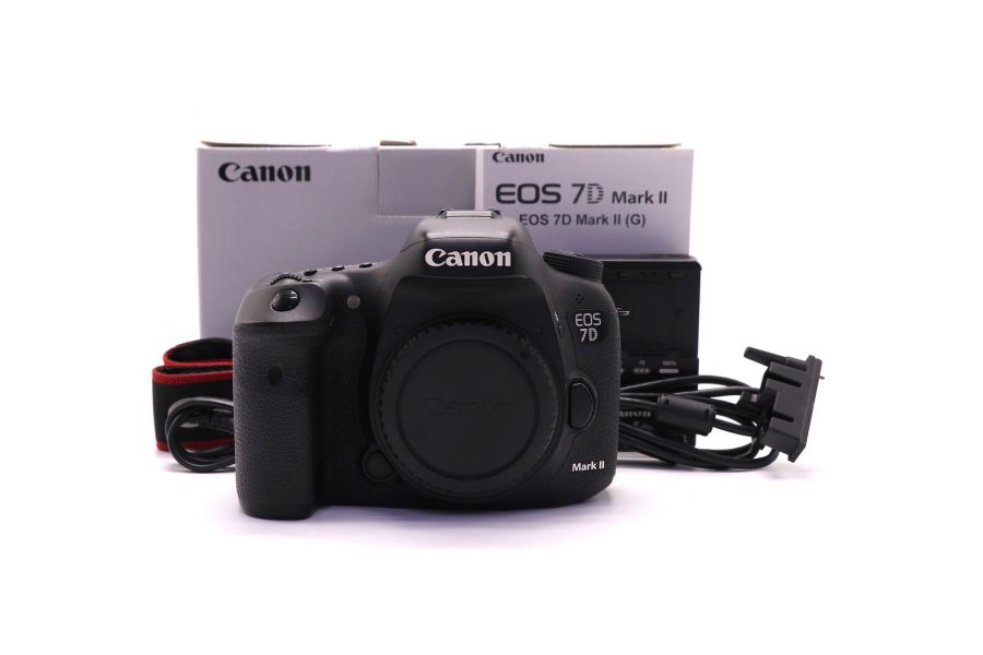 Камера Canon EOS 7D Mark II body в упаковке (пробег 164855 кадров)