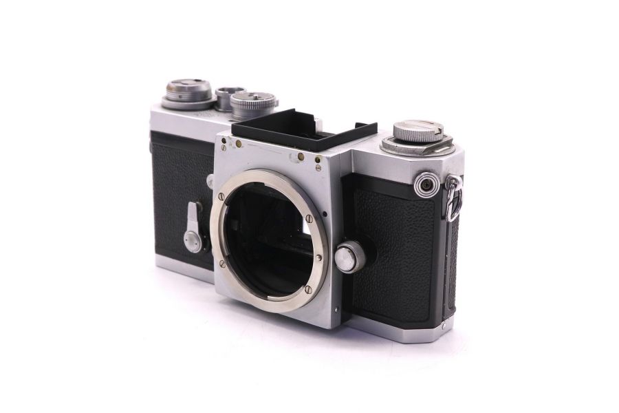 Зеркальный пленочный фотоаппарат Nikon F body