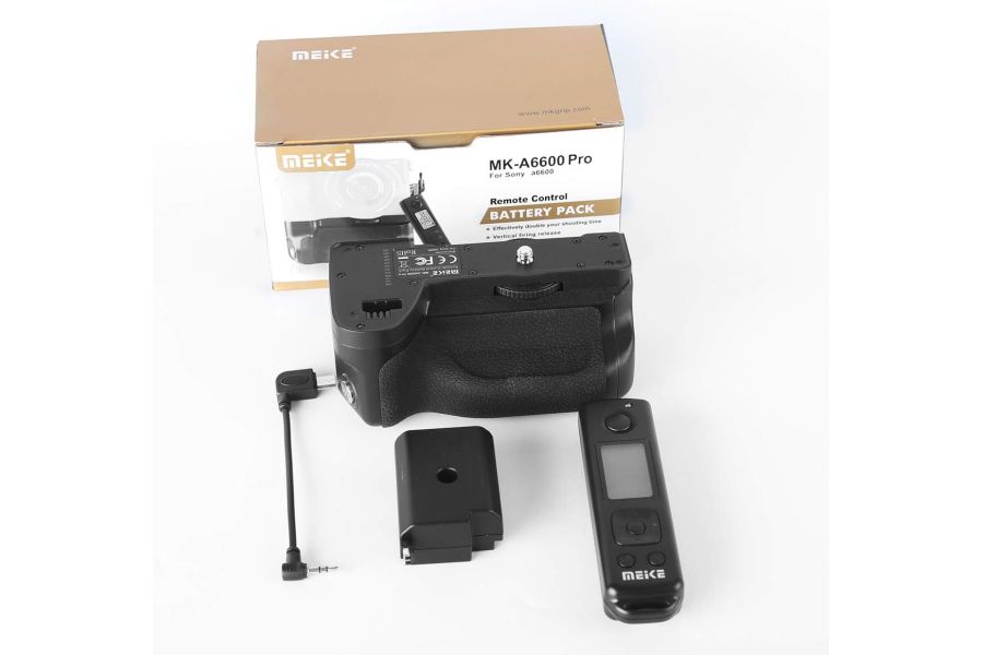 Батарейная ручка Meike MK-A6600 Pro