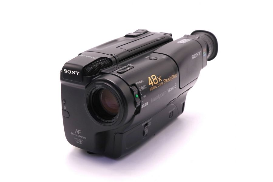 Видеокамера аналоговая Sony CCD-TR570E (Japan)