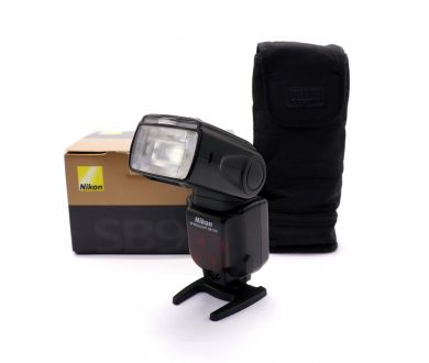 Фотовспышка Nikon Speedlight SB-910 в упаковке
