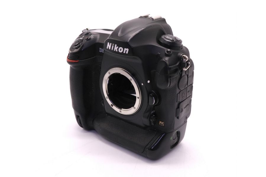 Фотоаппарат Nikon D5 body (пробег 1374660 кадров)