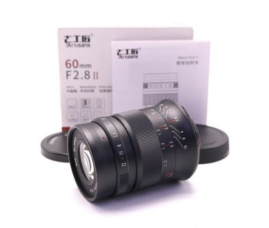 Объектив 7Artisans 60mm f/2.8 Mark II Canon EOS-M в упаковке