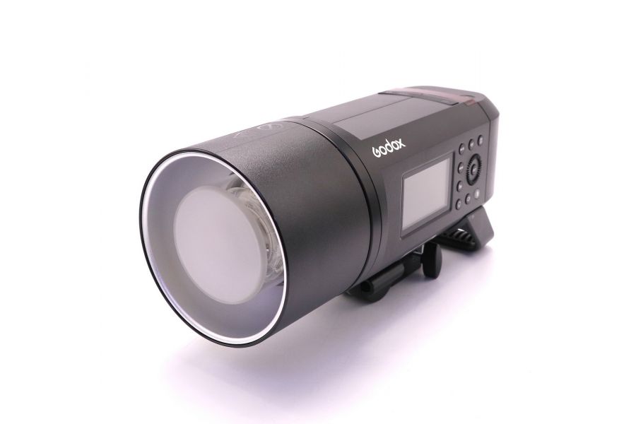 Мощный осветитель Godox Witstro AD600PRO