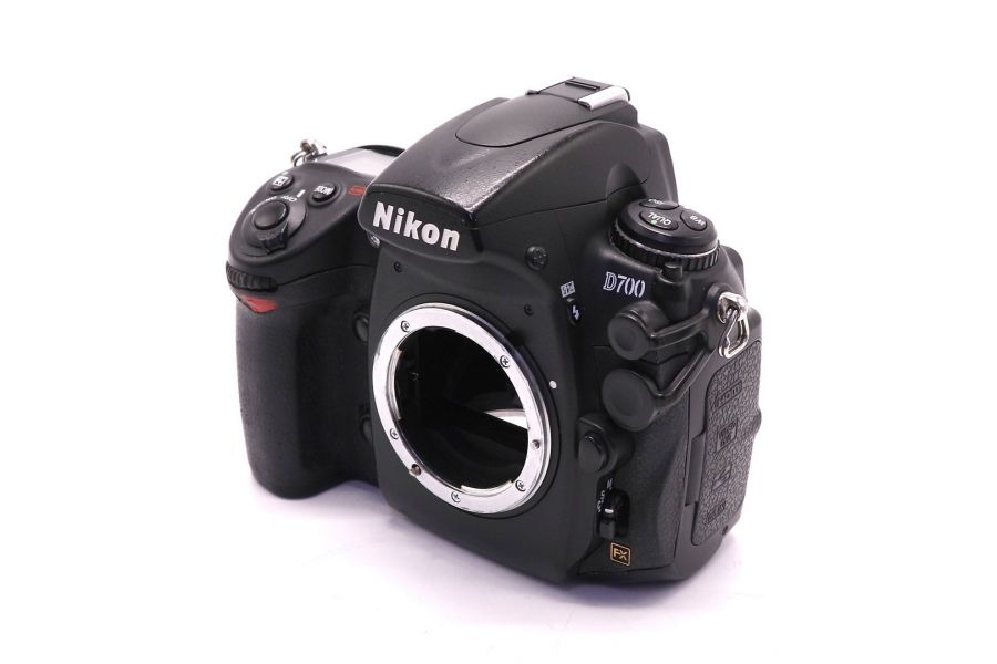 Nikon D700 body (пробег 97900 кадров)