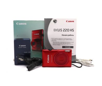 Компактная фотокамера Canon IXUS 220 HS в упаковке