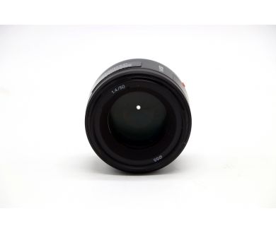 Светосильный объектив Sony 50mm f/1.4 (SAL50F14)