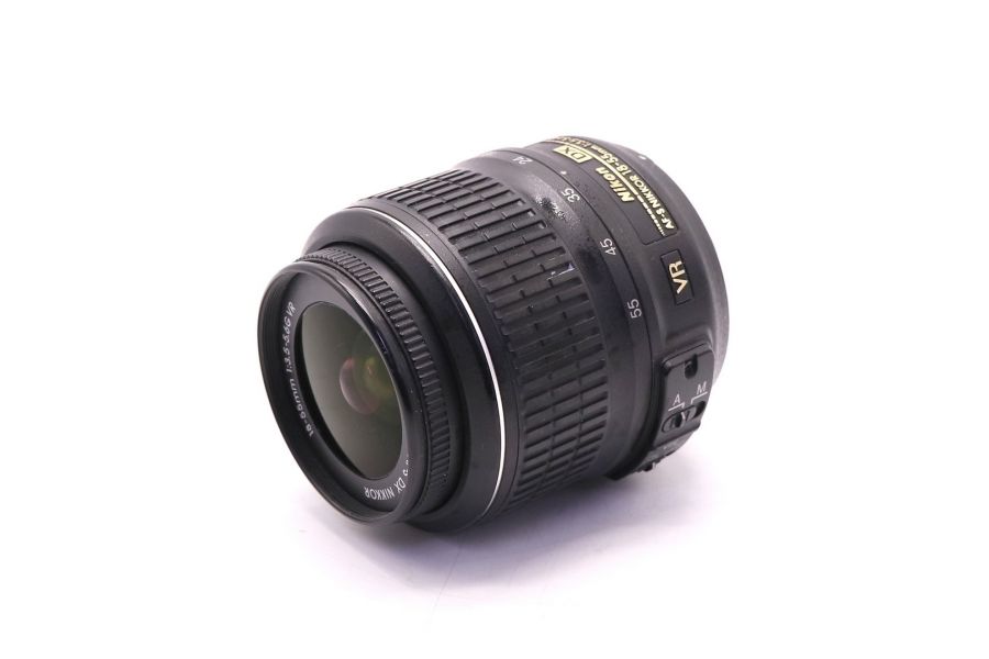 Объектив Nikon 18-55mm f/3.5-5.6G AF-S VR для DX Nikkor
