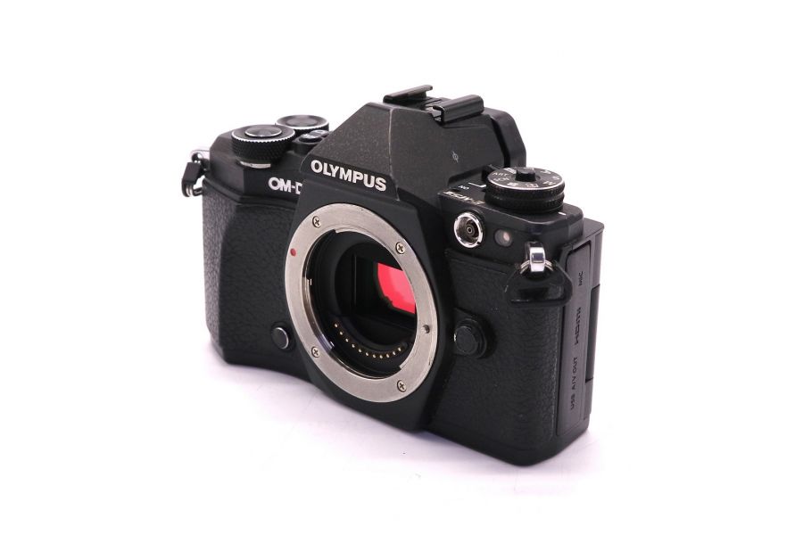 Olympus OM-D E-M5 II body (пробег 17035 кадров)