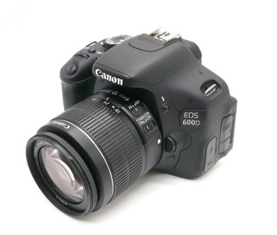 Фотокамера Canon EOS 600D kit (пробег 5375 кадров)
