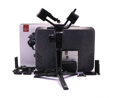 Стабилизатор Moza AirCross 2 в упаковке