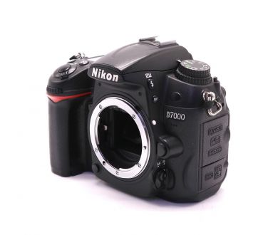 Камера Nikon D7000 body (пробег 75000 кадров)