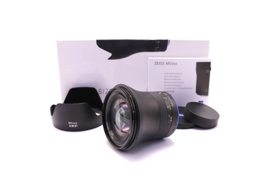 Объектив Zeiss Milvus 21mm f/2.8 ZE в упаковке