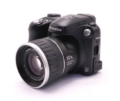 Компактный цифровой Fujifilm FinePix S5600