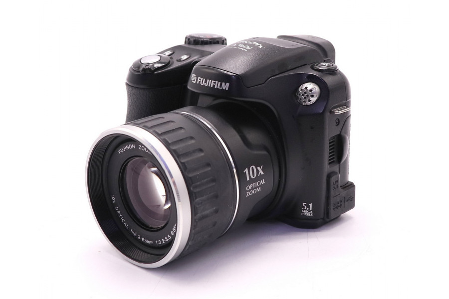 Компактный цифровой Fujifilm FinePix S5600