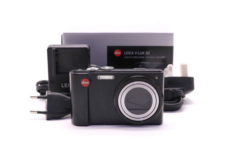 Компактная цифровая камера Leica V-Lux 20 в упаковке