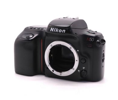 Зеркальный пленочный фотоаппарат Nikon N50 body
