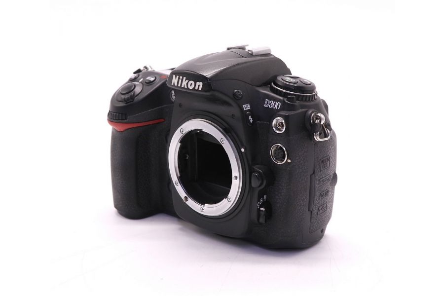 Nikon D300 body б. (пробег неизвестен)
