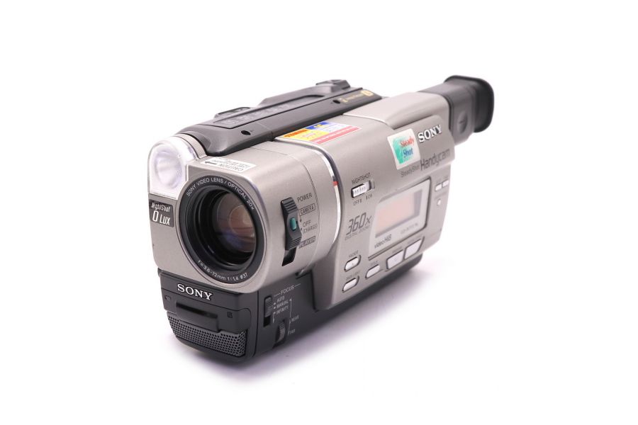 Видеокамера аналоговая Sony CCD-TR717E (Japan)
