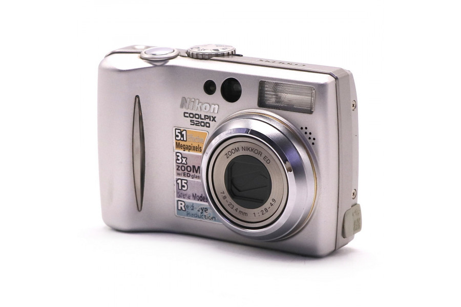 Компактный цифровой фотоаппарат Nikon Coolpix E5200
