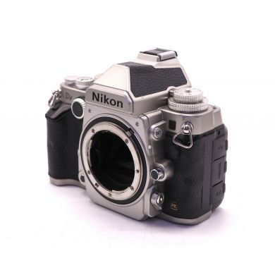 Nikon Df body в упаковке (пробег 218045 кадров)