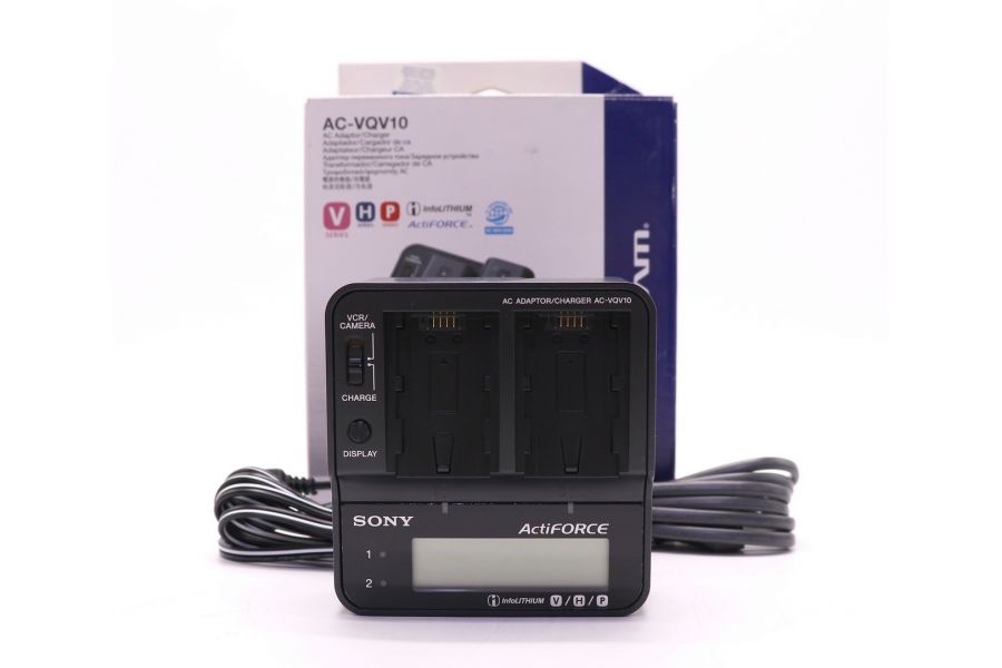 Зарядное устройство Sony AC-VQV10 в упаковке