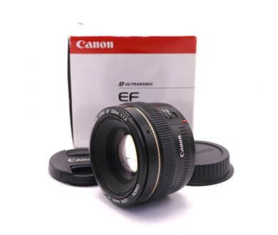 Canon EF 50mm f/1.4 USM в упаковке (2015)
