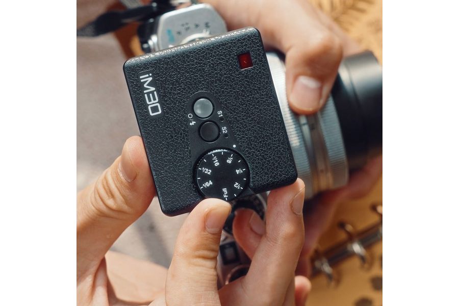 Компактная и мощная вспышка Godox iM30 для съемки