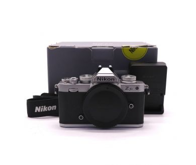 Камера Nikon Z FC body в упаковке (пробег 1130 кадров)