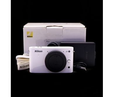 Nikon 1 J1 body в упаковке (пробег 5760 кадров)
