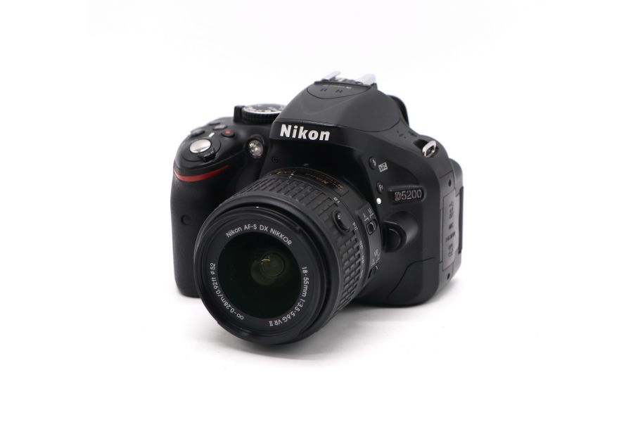 Фотокамера Nikon D5200 kit (пробег 22165 кадров)