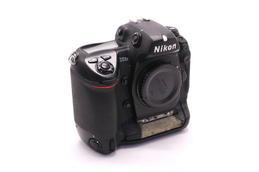 Камера Nikon D2Xs body (пробег 27055 кадров)